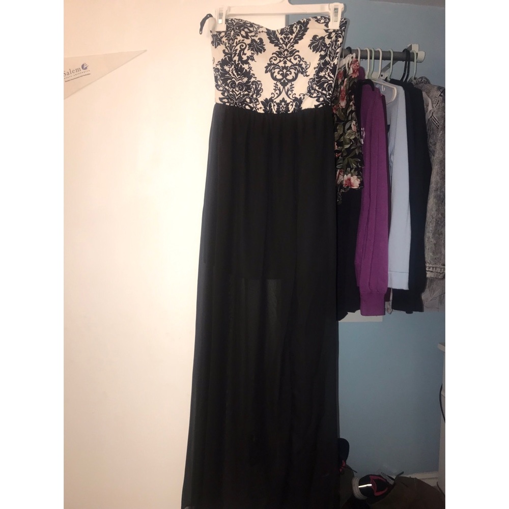 White and black patterned dress